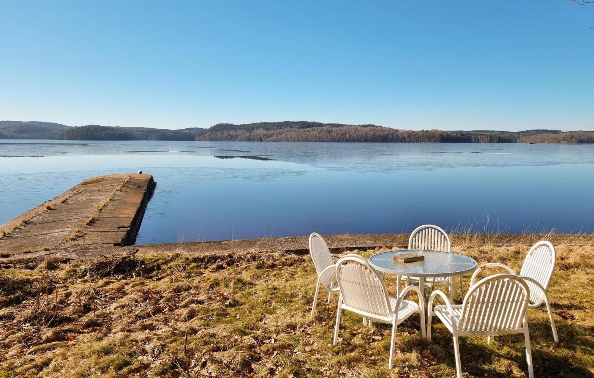 Lovely Home In Alingsas With Lake View Exterior photo