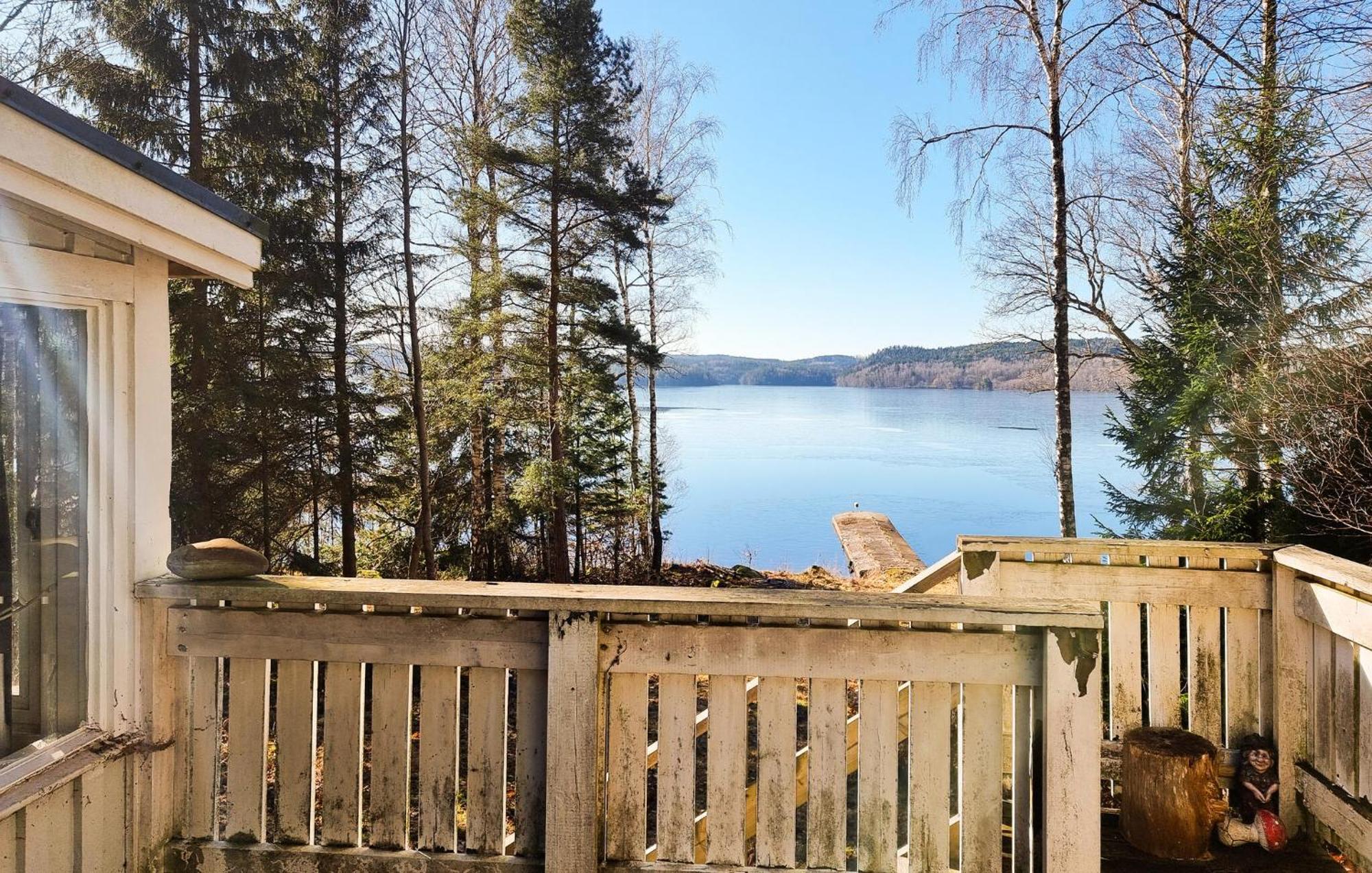 Lovely Home In Alingsas With Lake View Exterior photo